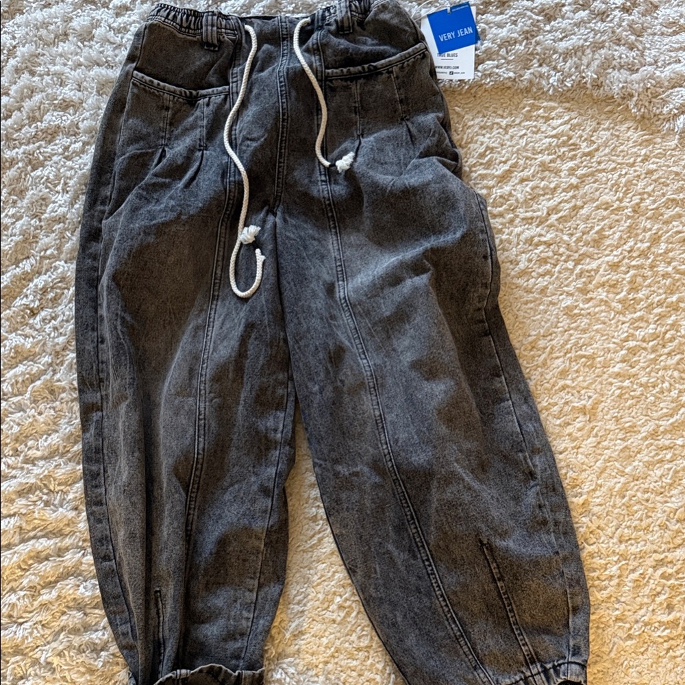 Very J Charcoal Jogger Pants